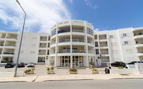 Spaceful Apartment In Albufeira